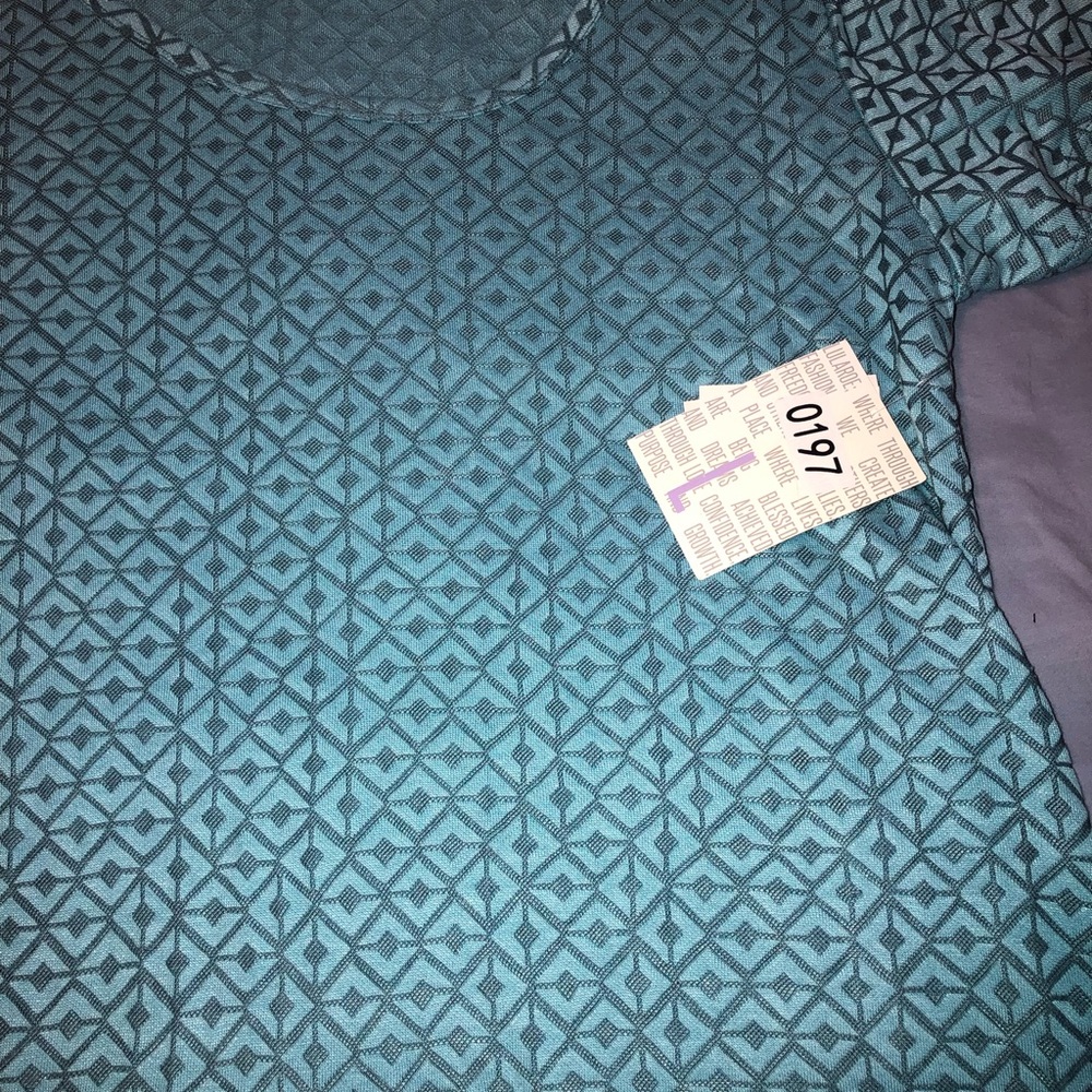 Large LuLaRoe Classic T